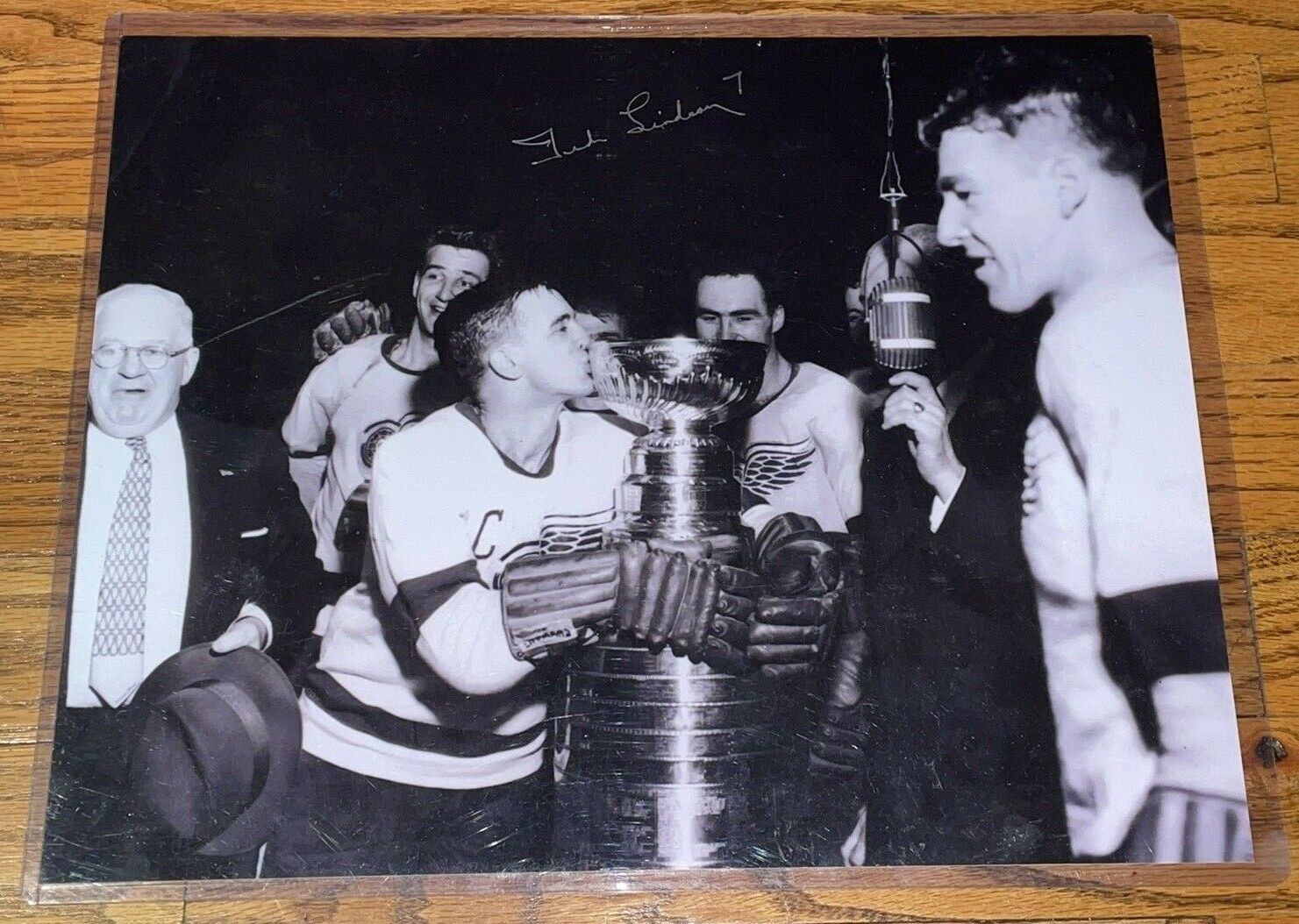 Ted Lindsay signed Detroit Red Wings 11x14 autographed Photo Poster painting DSC