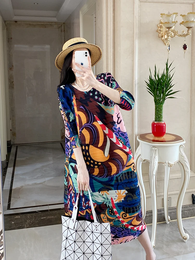 Pleated Resort Style Printed Dress
