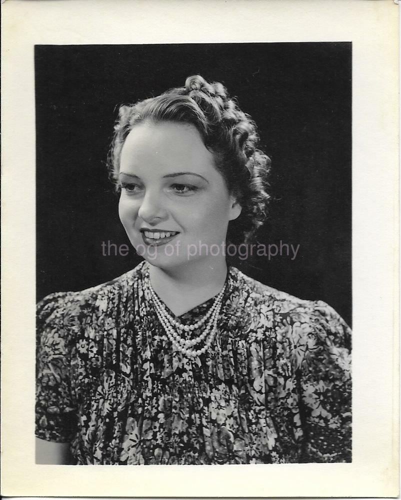 Found Photo Poster painting 30s 40s A WOMAN FROM BEFORE b+wPortrait VINTAGE 99 3