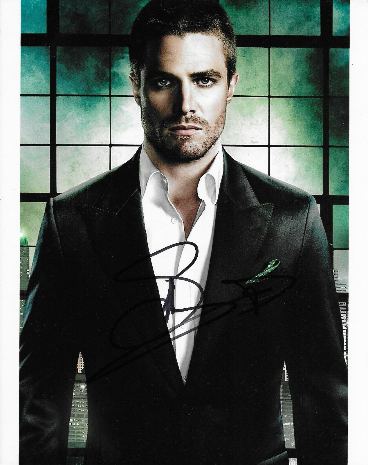 Stephen Amell Arrow autographed Photo Poster painting signed 8x10 #5 Oliver Queen