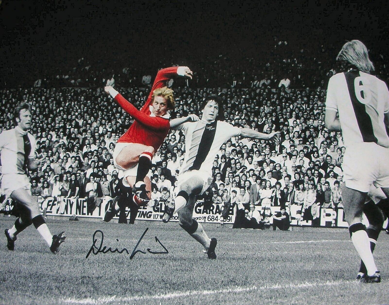 DENIS LAW SIGNED MANCHESTER UNITED 16x12 FOOTBALL Photo Poster painting SEE PROOF & COA