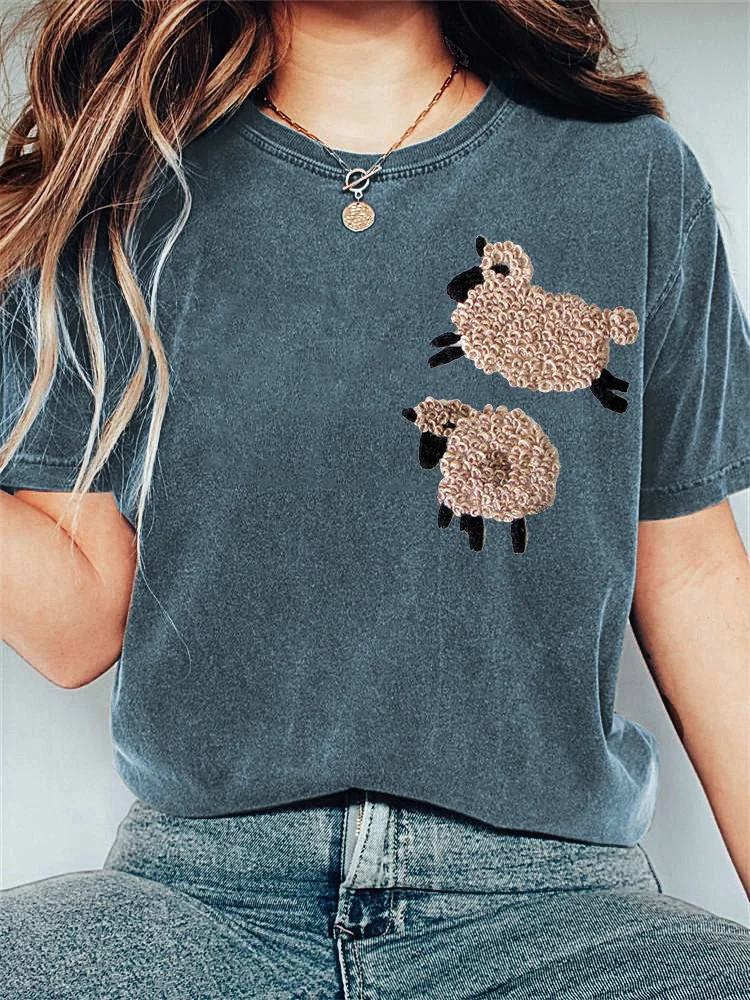 VChics Sheep Embroidery Pattern Casual Cozy Vintage T-Shirt