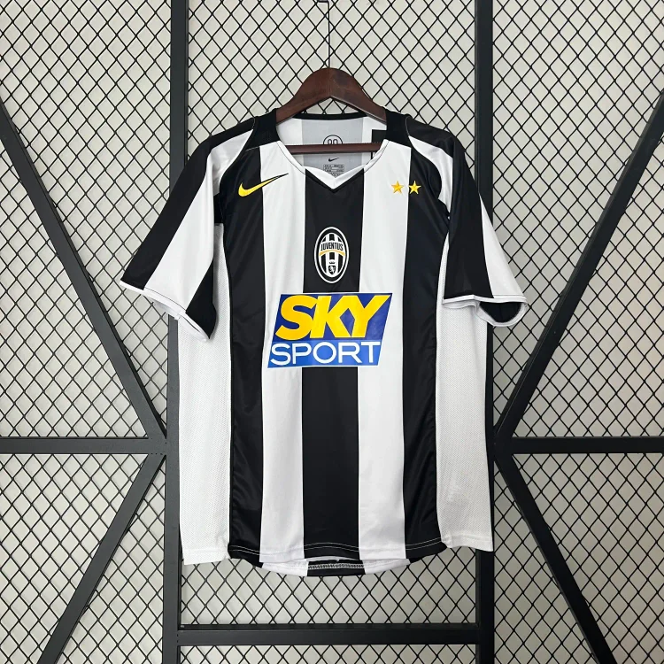 2004/05 Juventus home retro jersey