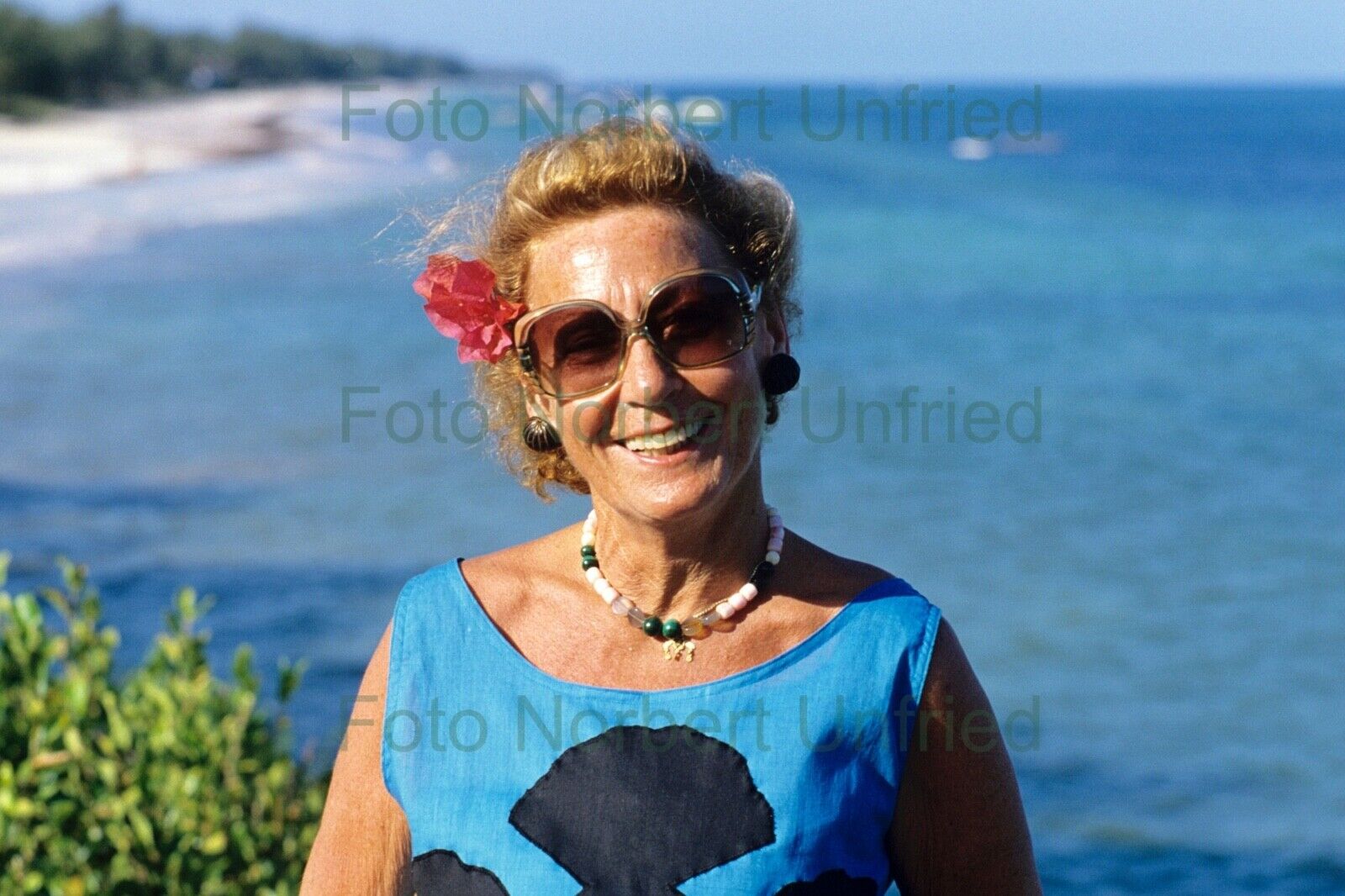 Heli Finkenzeller at the Beach - Photo Poster painting 20 X 30 CM Without Autograph (Nr 2-5