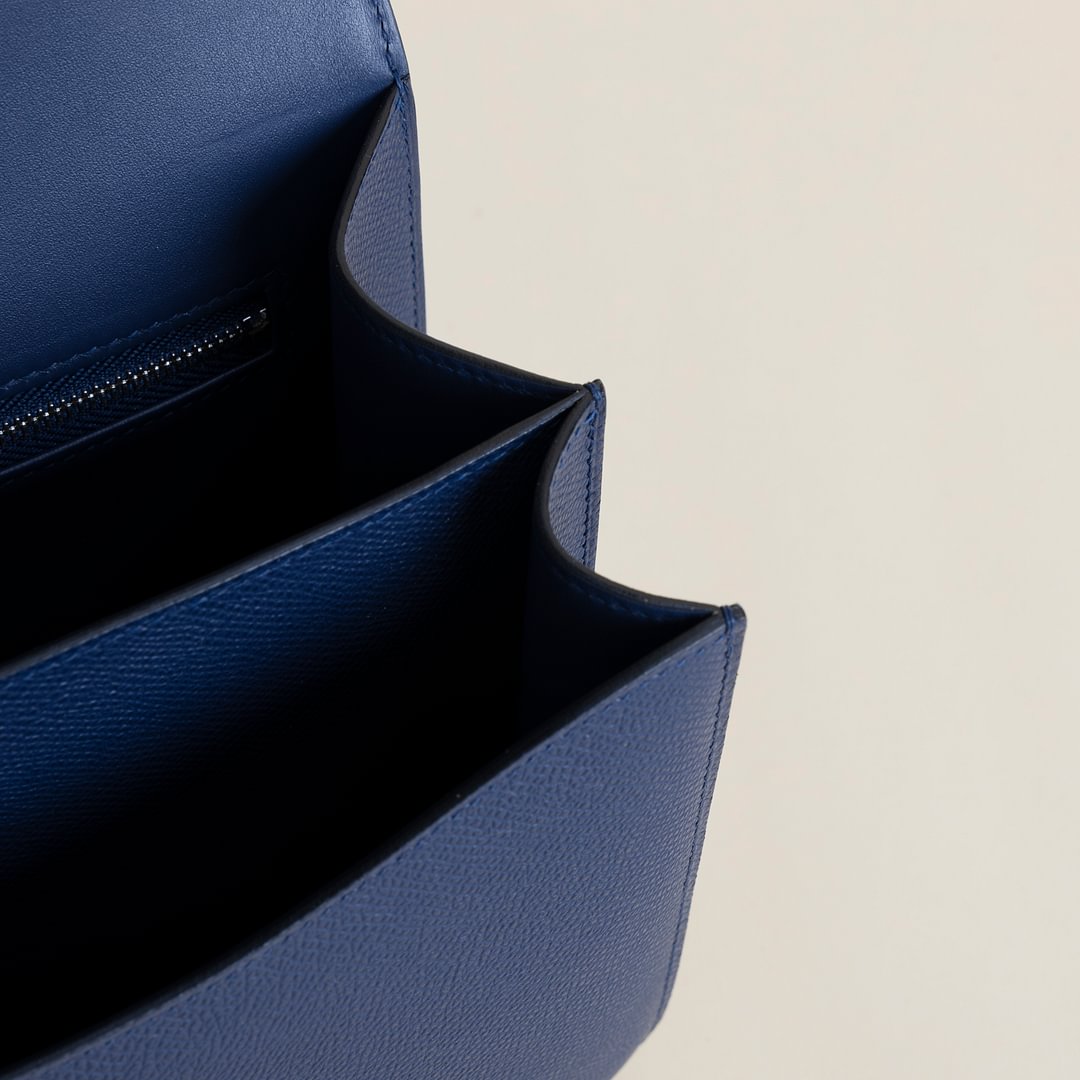 Constance 24CM Epsom 73 Bleu sapphire PHW