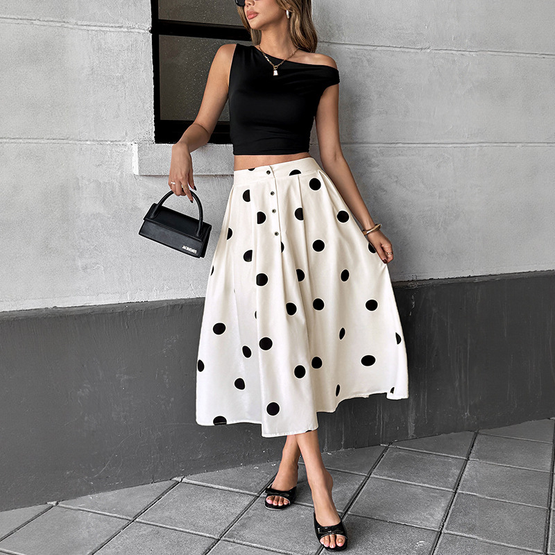 In The Summer of 2025, The Long Umbrella Skirt Is Elastic and Retro and Elegant. A-word Women's Skirt