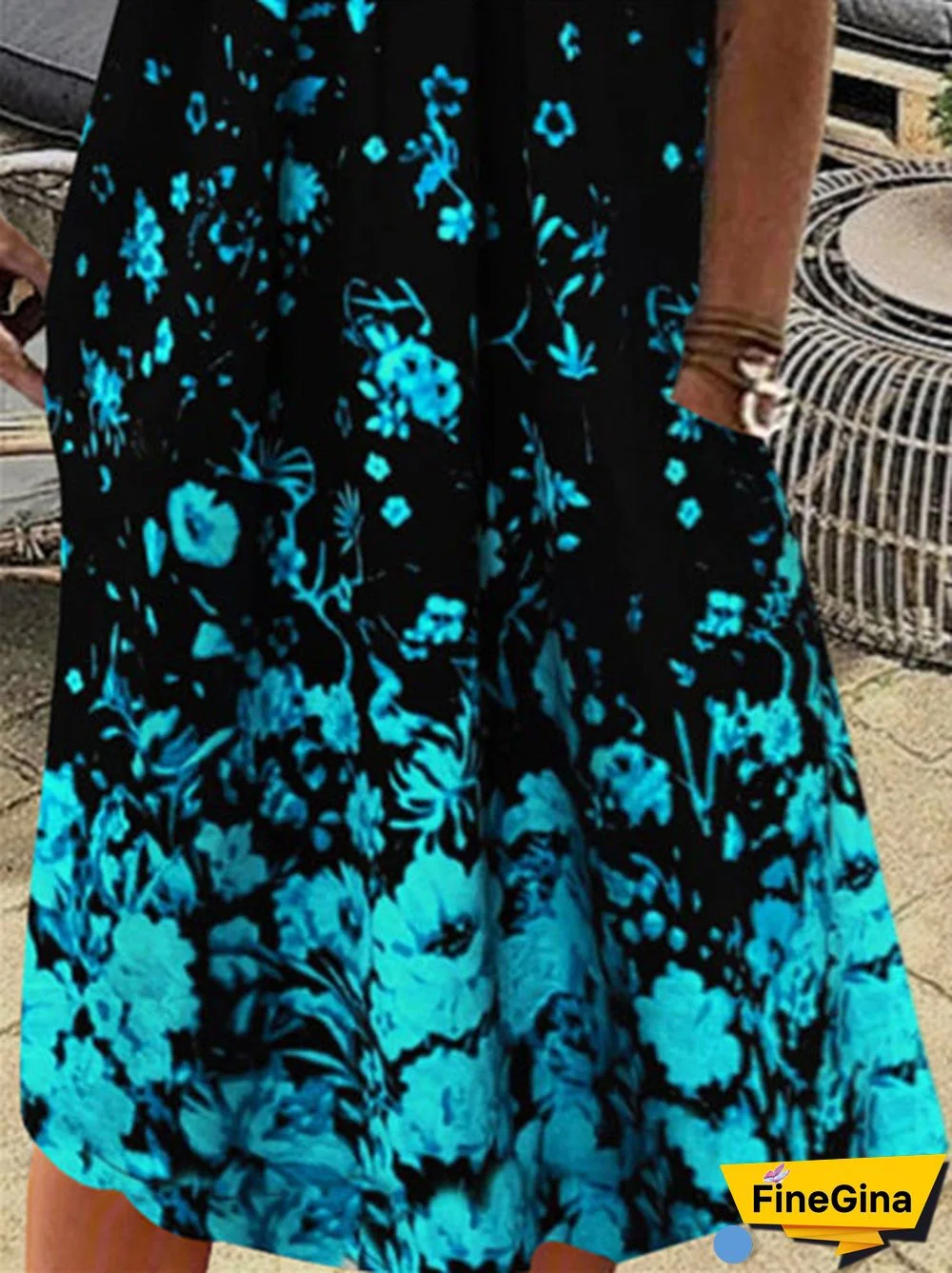 Women's Black V-Neck Sleeveless Floral Printed Midi Dress