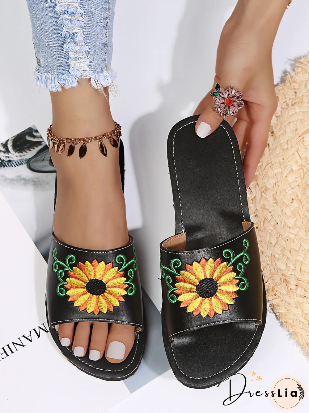 Sunflower Embroidered Print Casual Sandal Slippers