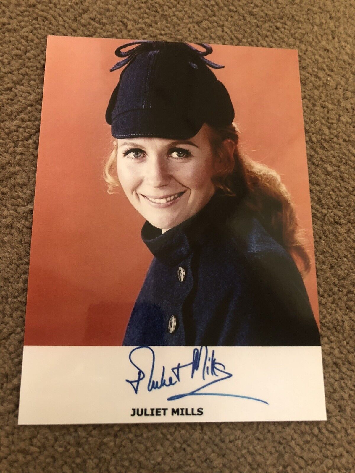 JULIET MILLS (CARRY ON) PRESIGNED Photo Poster painting- 7x5”