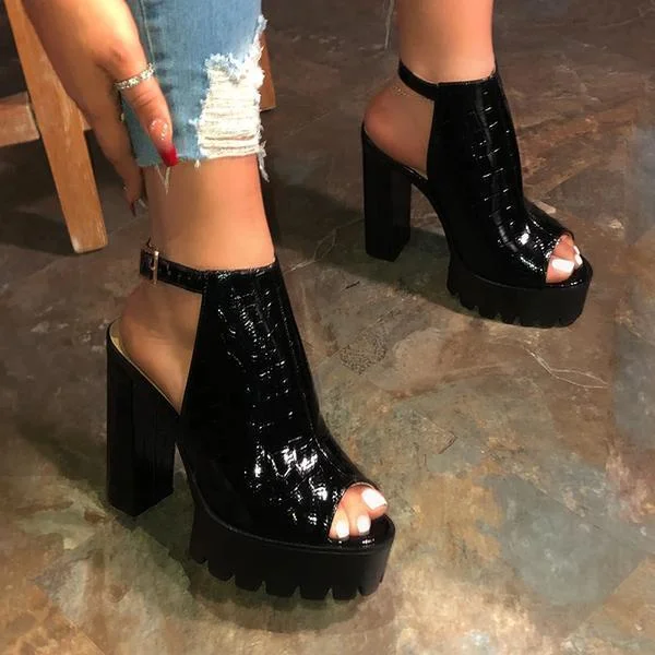 HUXM Slip-On Entry Gold Buckle Heels