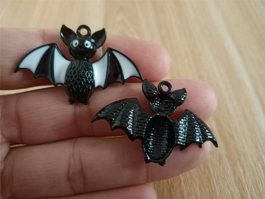 Bulk 10 30 Pcs Halloween Bat Charm Enamel Metal Bat Charm Pendant,Cartoon Animal Bat charms DIY Necklace Bracelet Earring Key chain Jewelry Making
