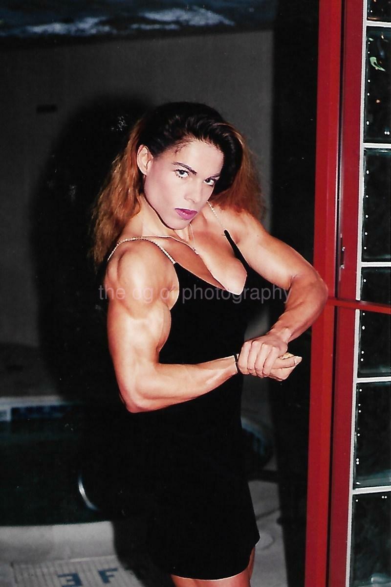 FEMALE BODYBUILDER 80's 90's FOUND Photo Poster painting Color MUSCLE WOMAN Original EN 17 11 U