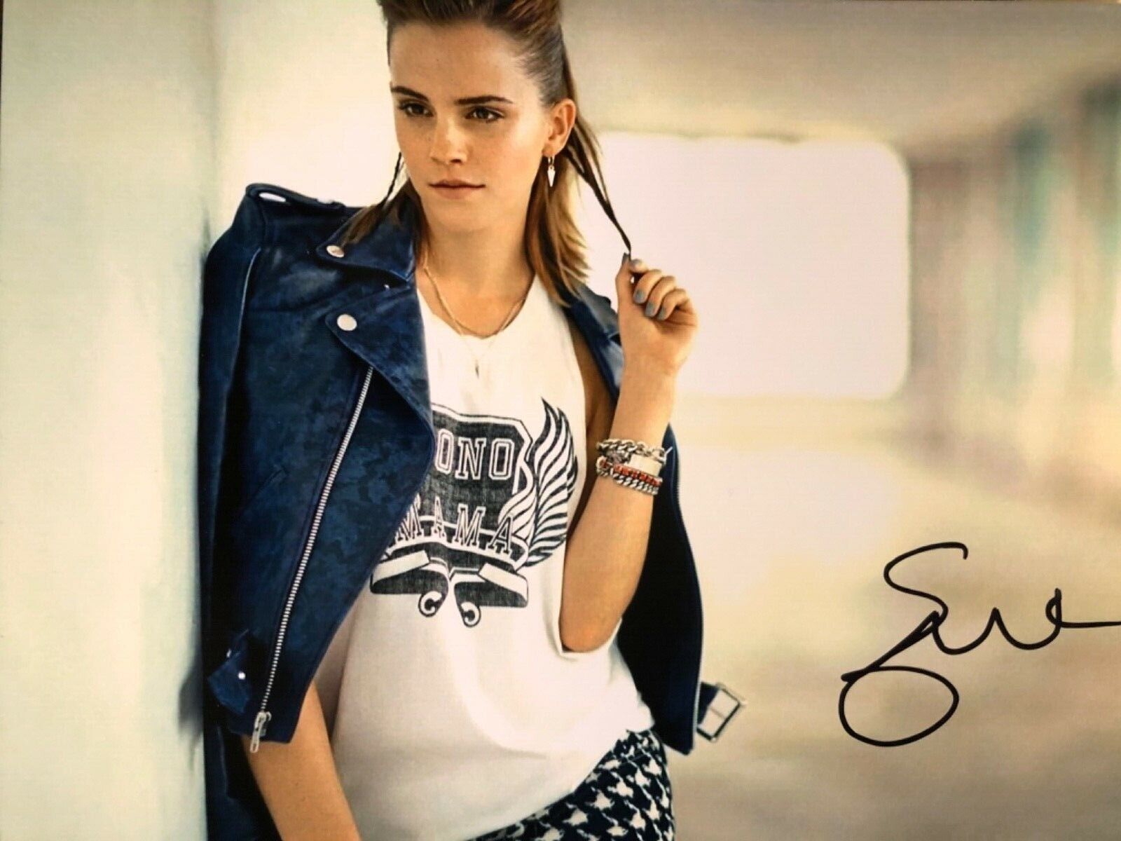 Emma Watson Signed 8 x10 Photo Poster painting sexy picture super duper hot hott