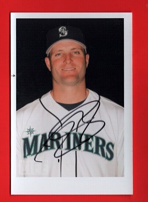 RUSSELL BRANYAN-SEATTLE MARINERS AUTOGRAPHED 4X6 COLOR GLOSSY Photo Poster painting