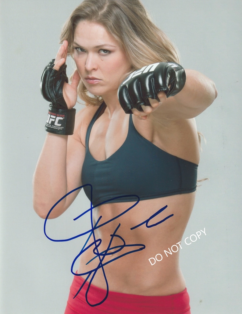 Ronda Rousey 8 x10 20x25 cm Autographed Hand Signed Photo Poster painting