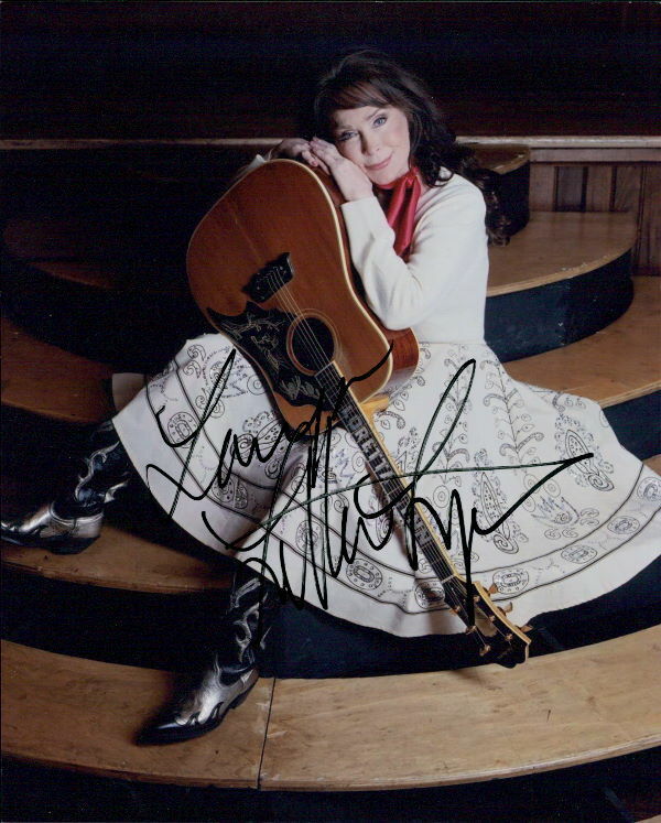 Loretta Lynn signed 8x10 Photo Poster painting In-person