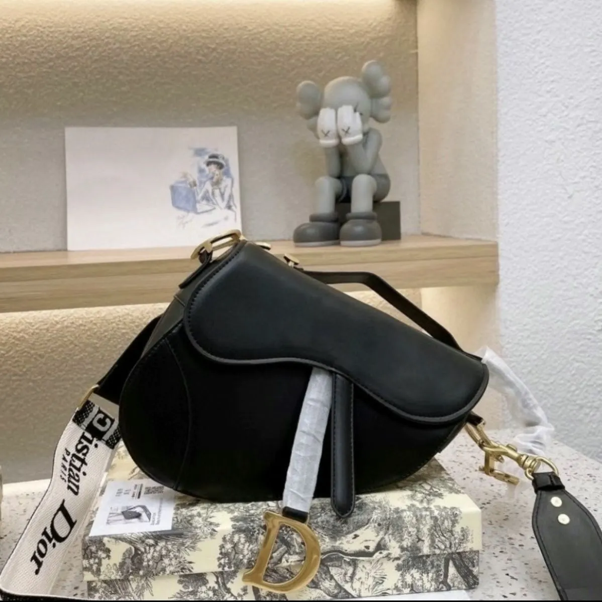 Bag Advanced 2023 New Popular Shoulder Messenger Bag Fashion Semicircle Broadband Saddle