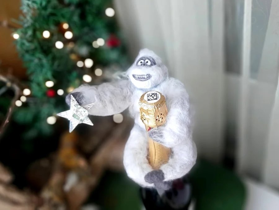 Arthouselk Christmas Tree Topper 🎄Abominable Snowman