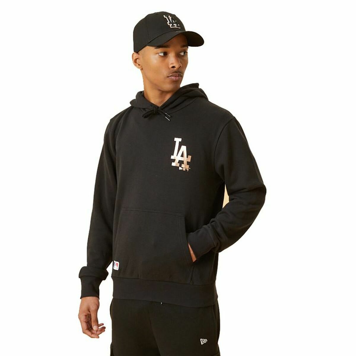 Men&rsquo;s Sweatshirt without Hood  LA Dodger Metallic Logo New Era Black