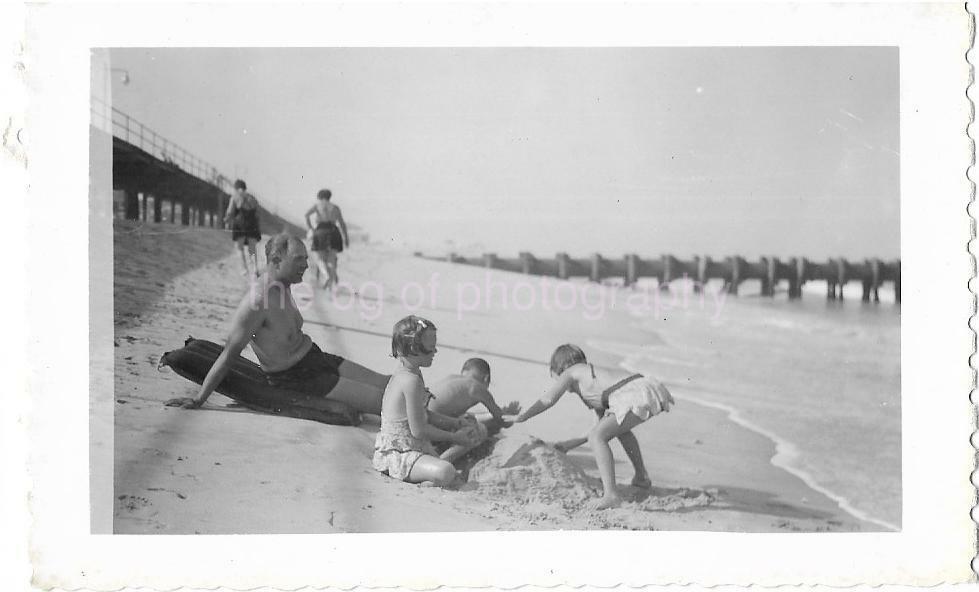 Vintage FOUND Photo Poster paintingGRAPH bw A DAY AT THE BEACH Original Snapshot 19 35 N