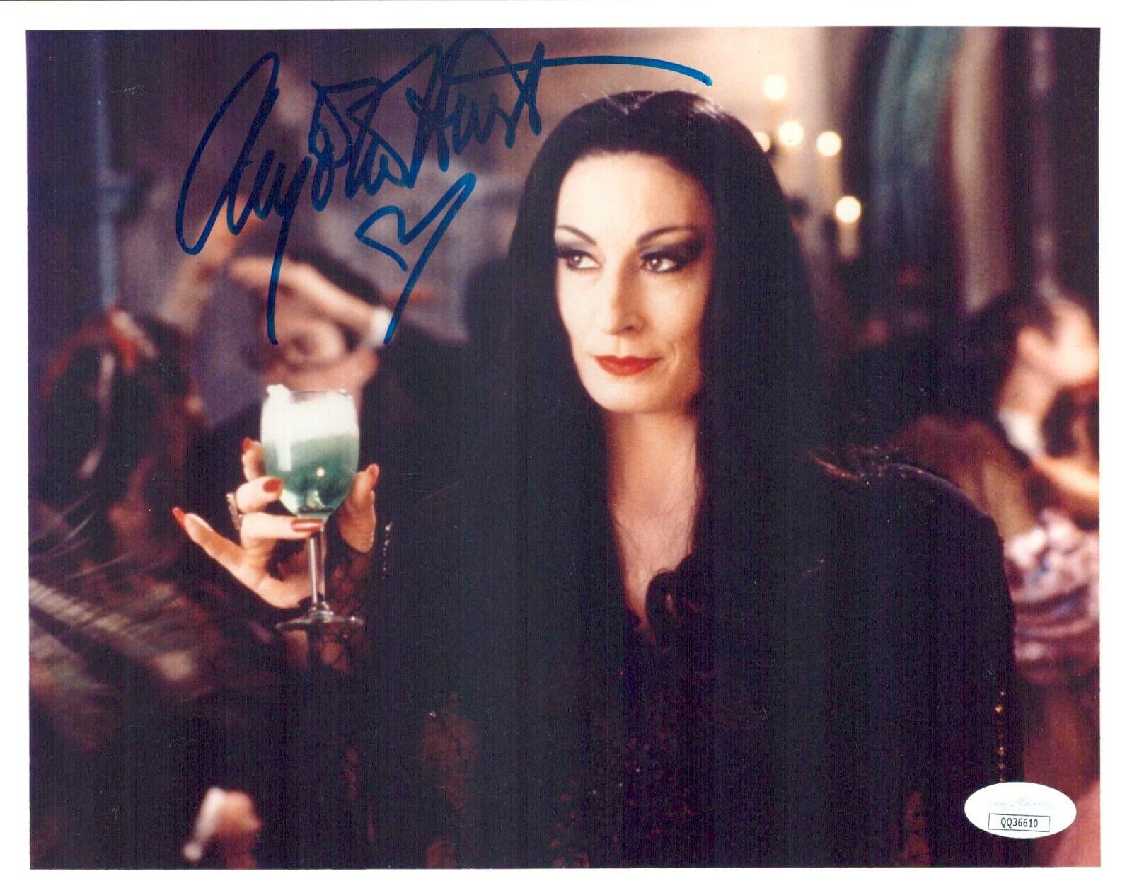 ANJELICA HUSTON Signed 8x10 ADDAMS FAMILY Photo Poster painting Autograph JSA COA Cert