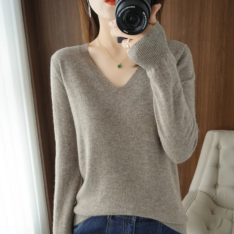 Churchf Churchf The 2023 Fall / Winter New Women's Knit Sweater Pullover Women's V-Neck Bottom Plush Sweater