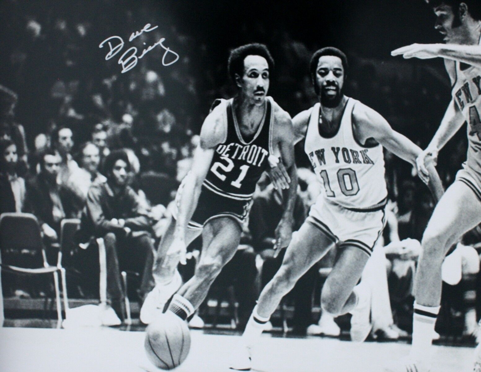 Autographed 16x20 Dave Bing Detroit Pistons Photo Poster painting - COA