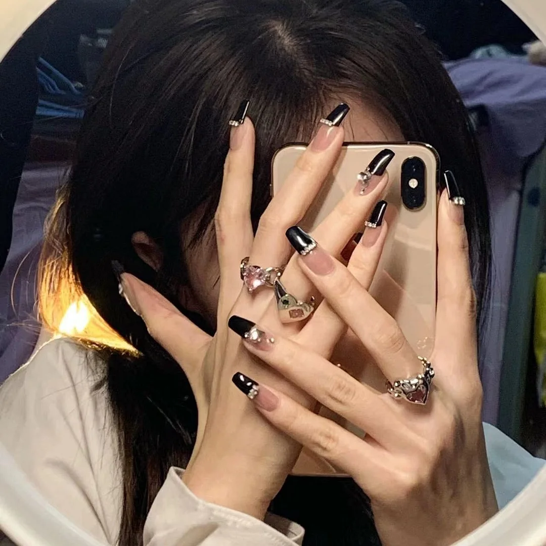 24pcs Shiny Love Heart Nail Patch Glue Type Removable Long Paragraph Fashion Manicure Wearable False Nails Patch TY-Nail Inspo