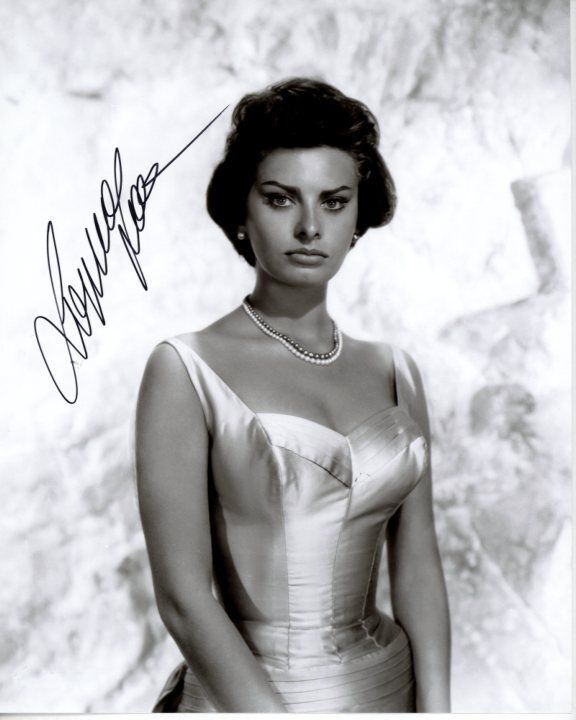 SOPHIA LOREN Signed Autographed Photo Poster painting