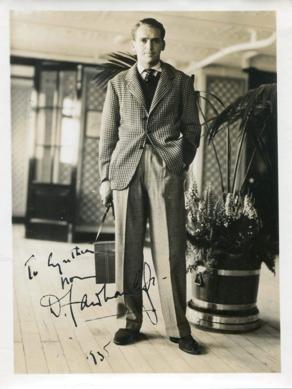 Douglas Fairbanks jr. (+) autograph American actor, signed vintage Photo Poster painting