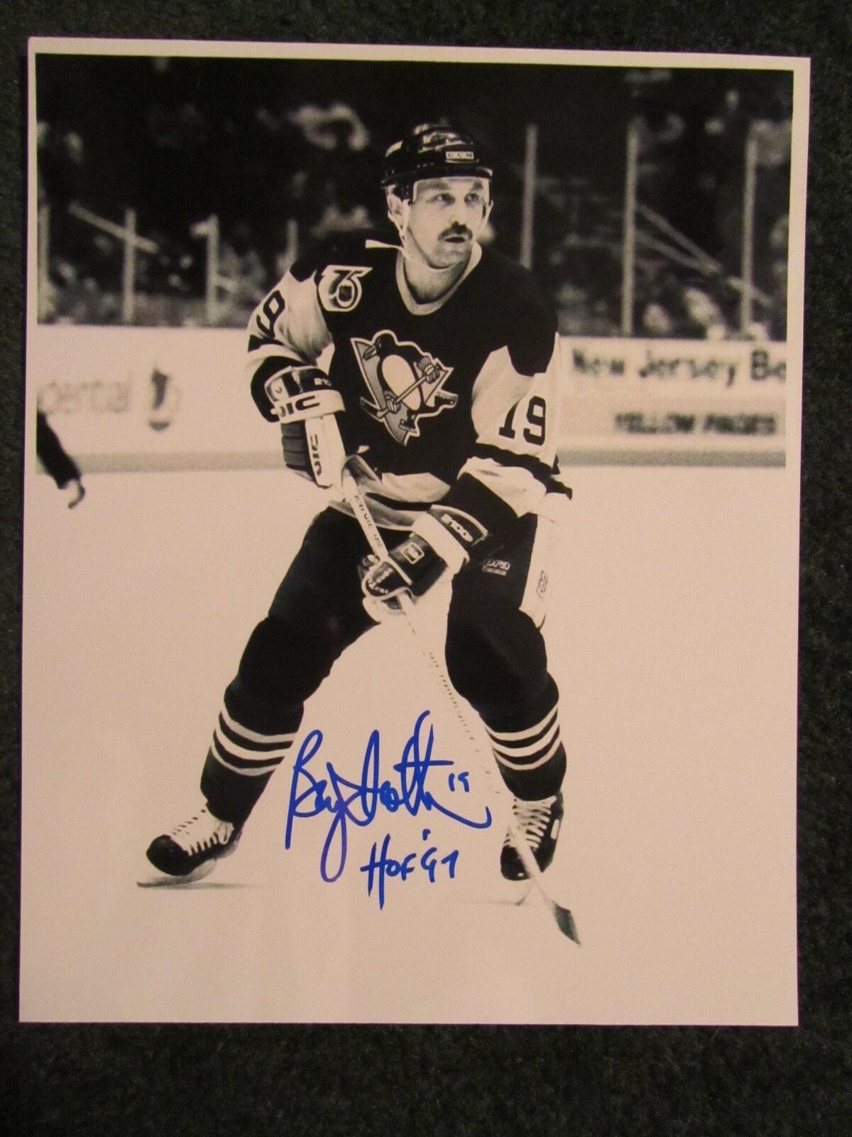 Bryan Trottier AUTO Photo Poster painting PITTSBURGH PENGUINS signed 8x10 New York Islanders HOF