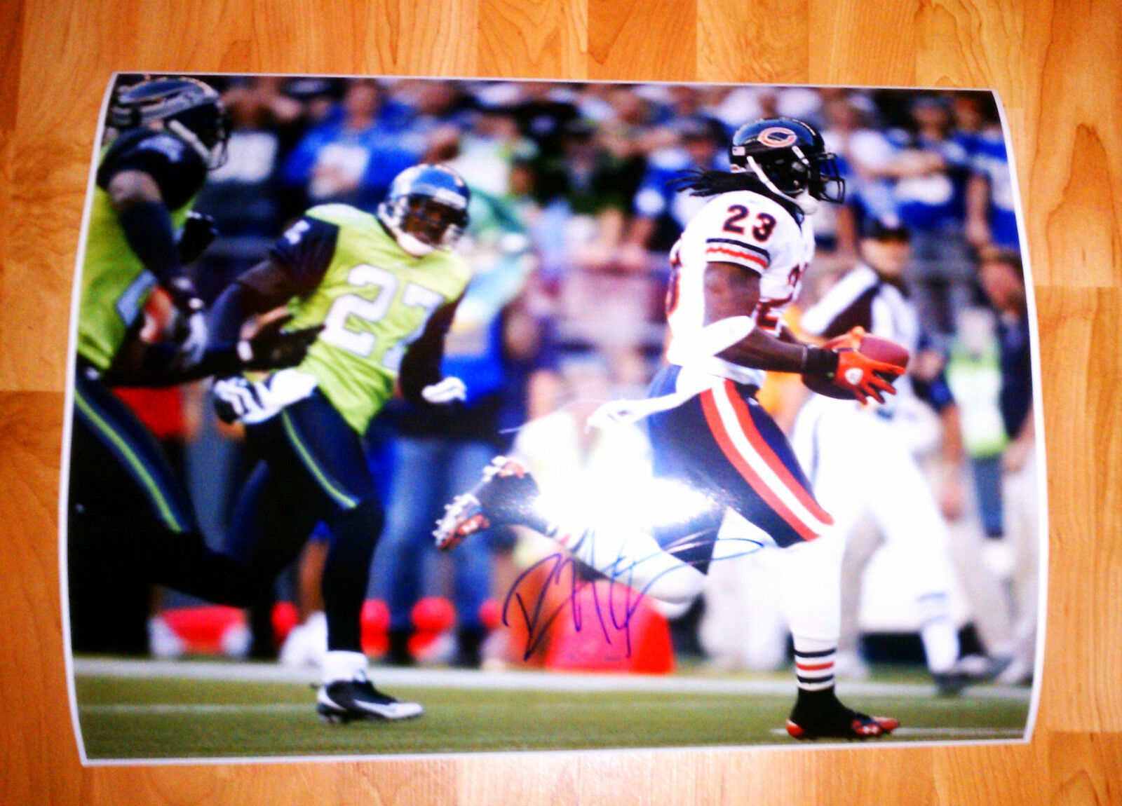 DEVIN HESTER CHICAGO BEARS RETURNER SIGNED 16x20 PICTURE