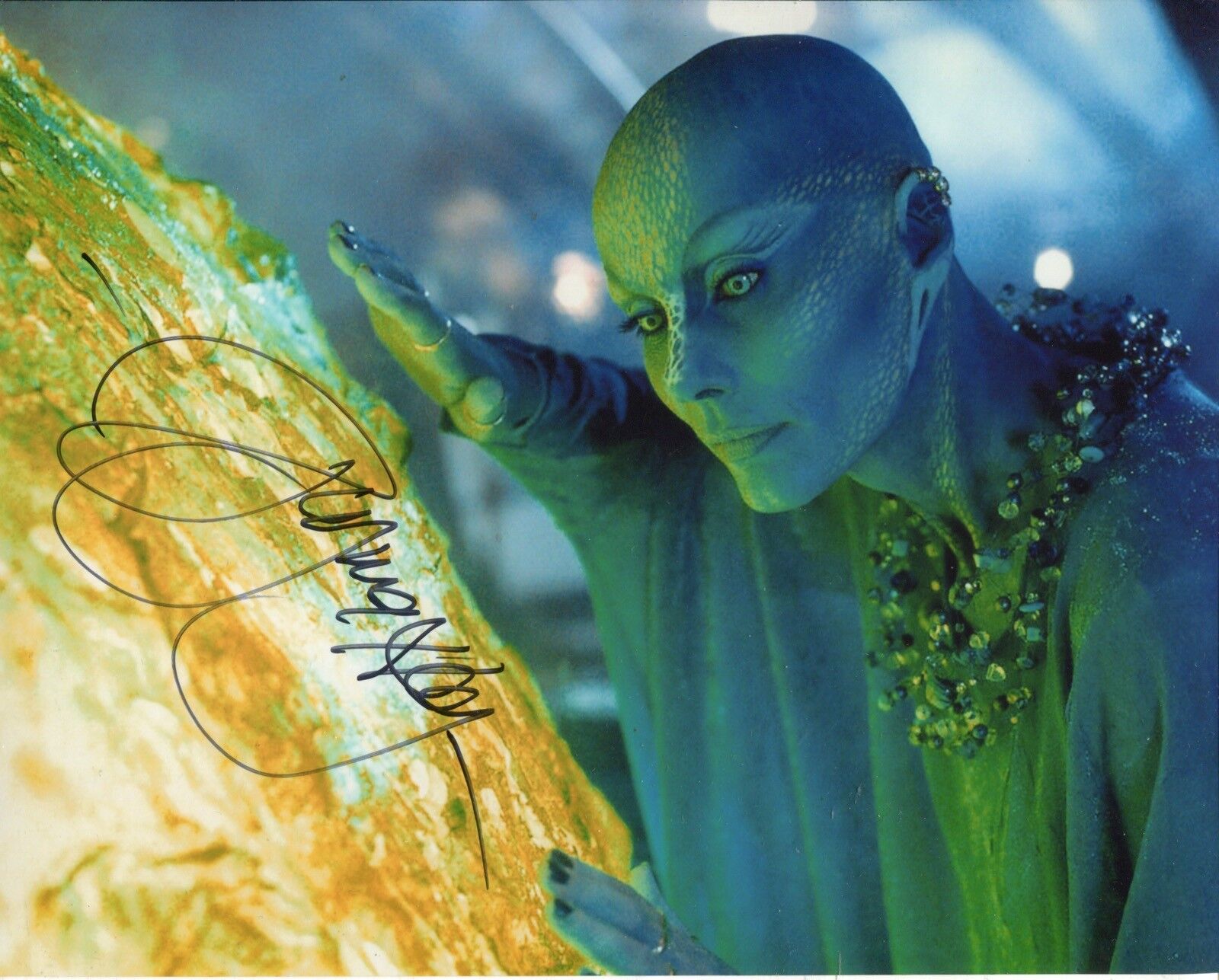 Actress Virginia Hey signed FARSCAPE 8x10 Photo Poster painting UACC DEALER