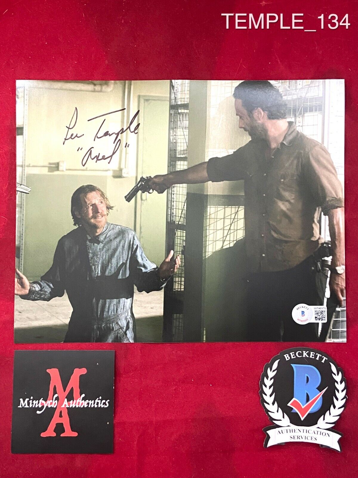 LEW TEMPLE AUTOGRAPHED SIGNED 8x10 Photo Poster painting! THE WALKING DEAD! BECKETT COA! AXEL!