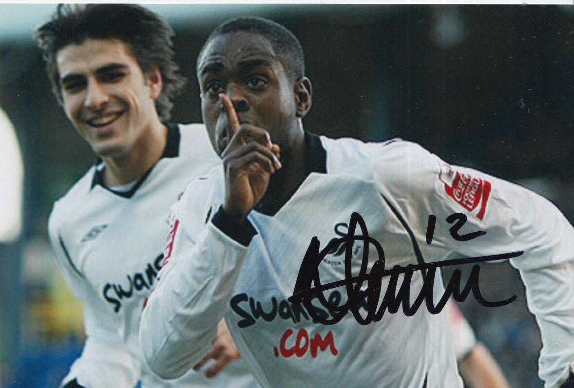 SWANSEA CITY HAND SIGNED NATHAN DYER 6X4 Photo Poster painting.