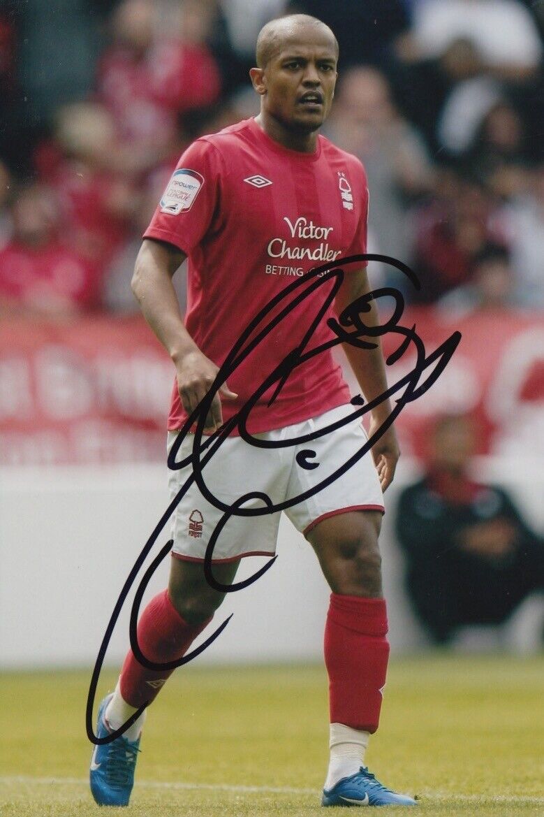 ROBERT EARNSHAW HAND SIGNED 6X4 Photo Poster painting - FOOTBALL AUTOGRAPH - NOTTINGHAM FOREST 7