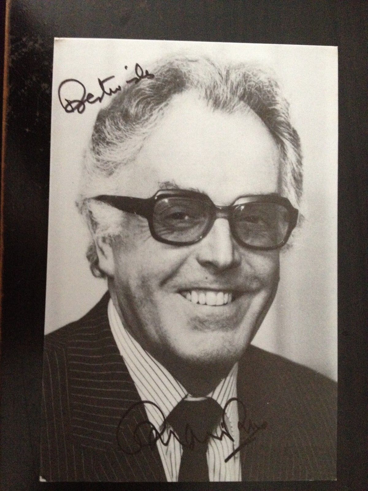 BRIAN RIX - POPULAR BRITISH ACTOR - SIGNED B/W Photo Poster paintingGRAPH