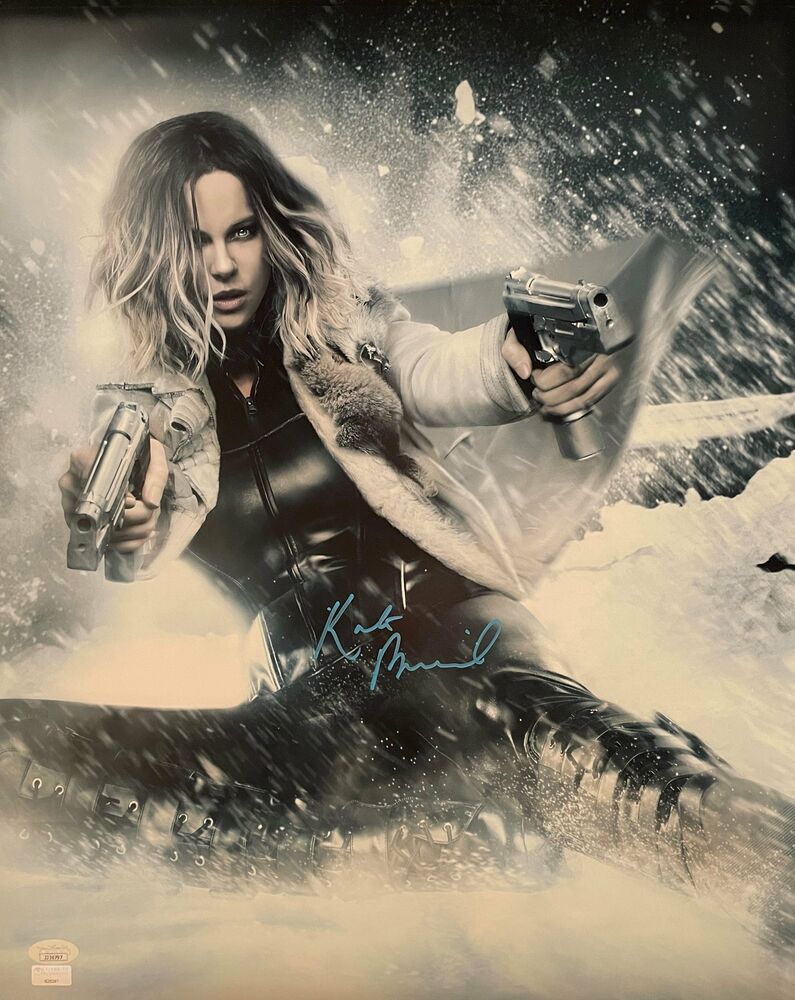 Kate Beckinsale Signed 16x20 Photo Poster painting Underworld Autographed  2