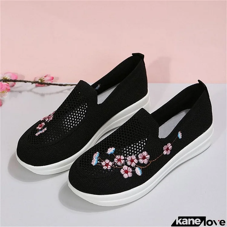 Women's Breathable Round Head Embroidered Woven Loafers