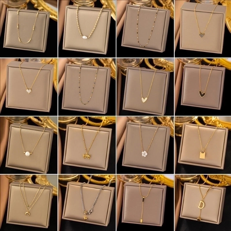 Elegant Streetwear Round Moon Heart Shape Titanium Steel Plating Pendant Necklace