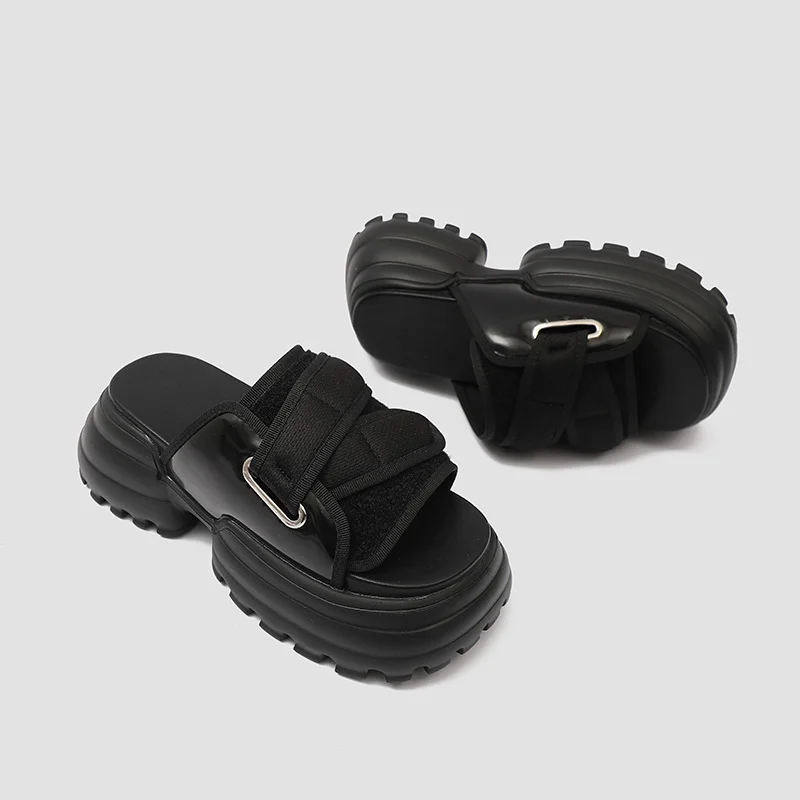 Goth Underrated Thick-soled Sandals