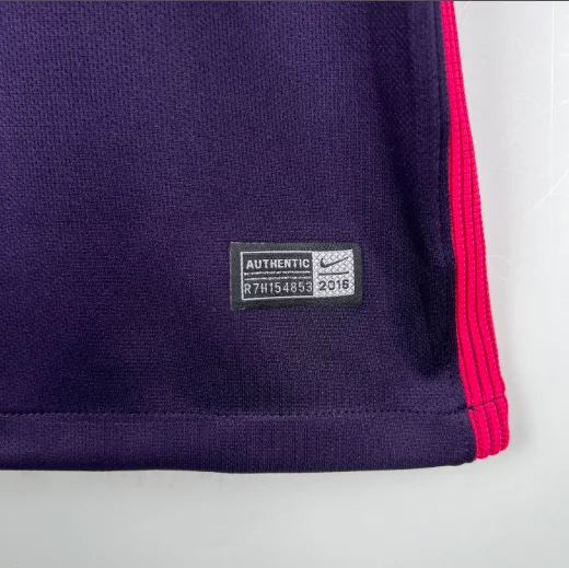 Retro Barcelona 16/17 Away Football shirt Thai Quality