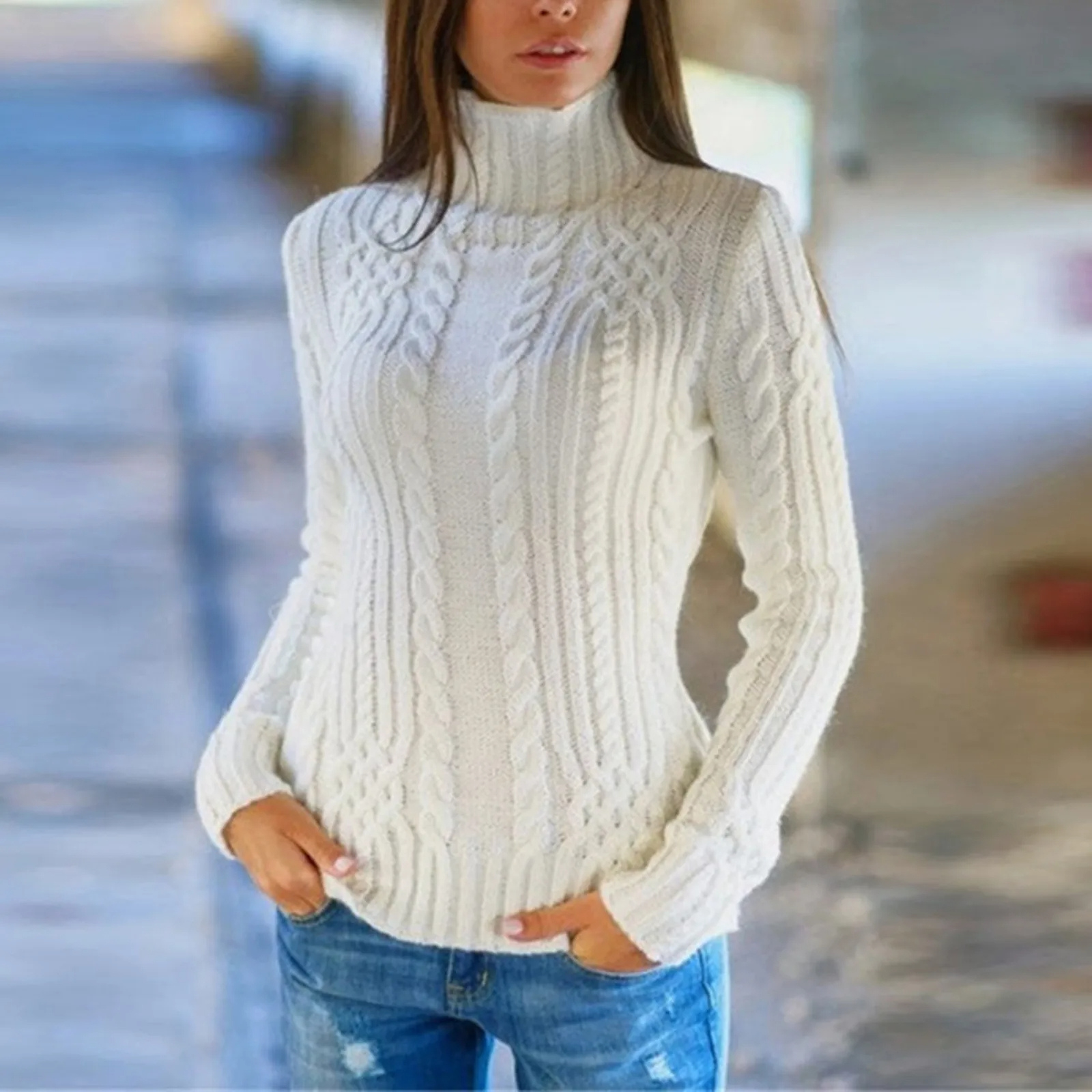 Fashionable and Minimalist winter garment