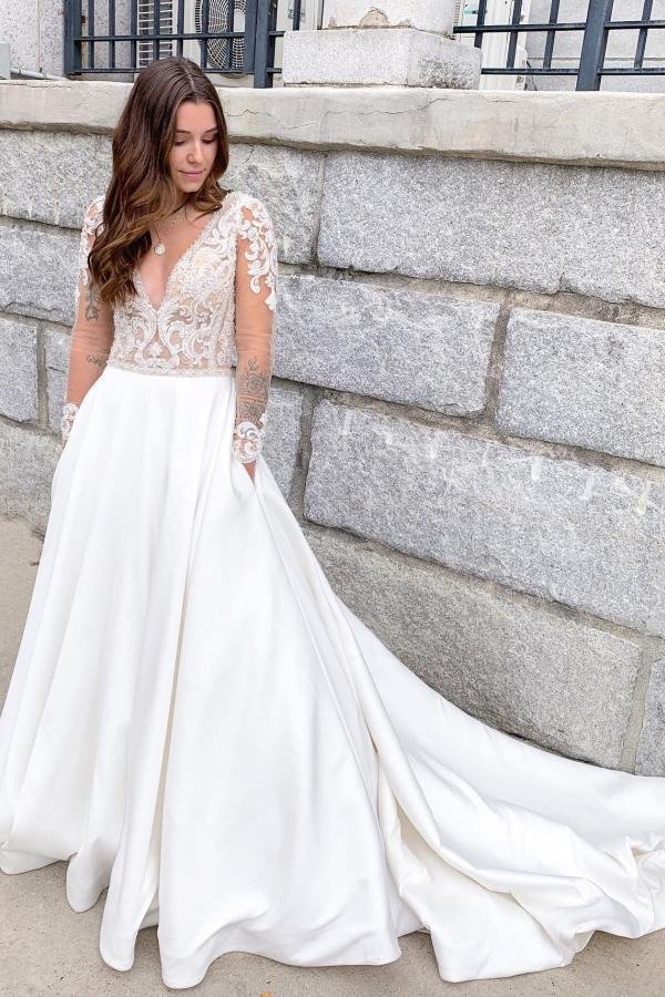Luluslly Modern Deep V-Neck Wedding Dress Lace Appliques Open Back