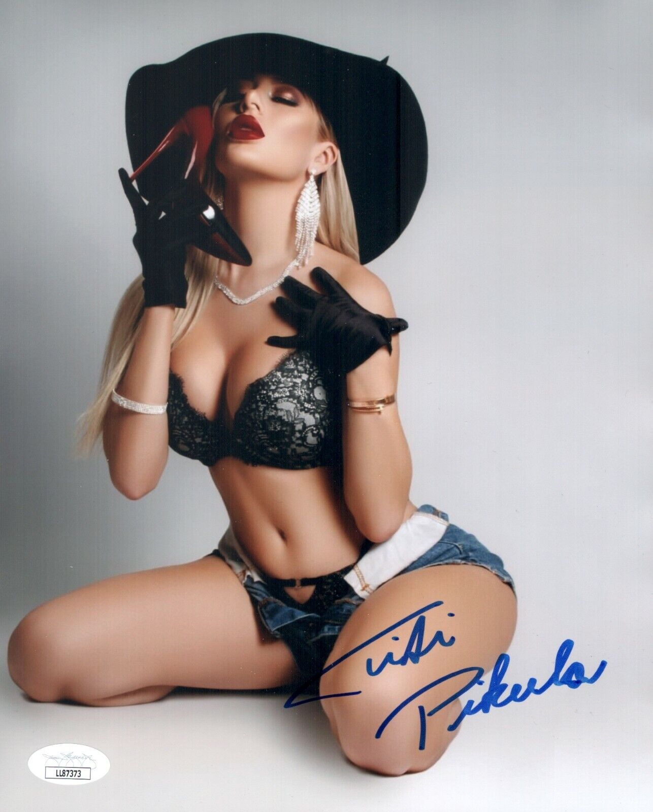 TITI PIKULA Hand Signed SEXY Model 8x10 Photo Poster painting IN PERSON Autograph JSA COA Cert