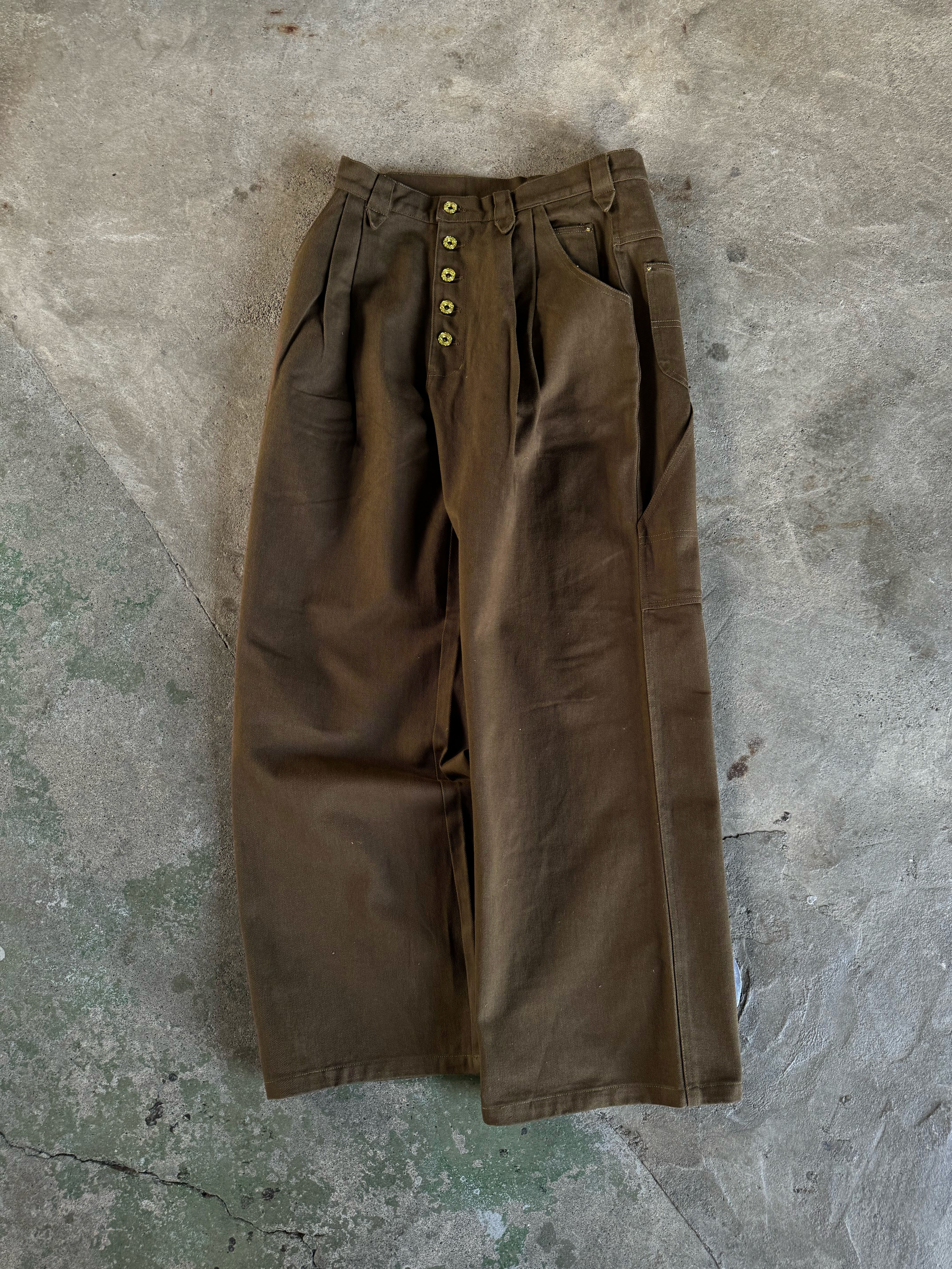 Western Short Rigid Wide TUCK DENIM PANTS Western Short Rigid Wide TUCK DENIM PANTS