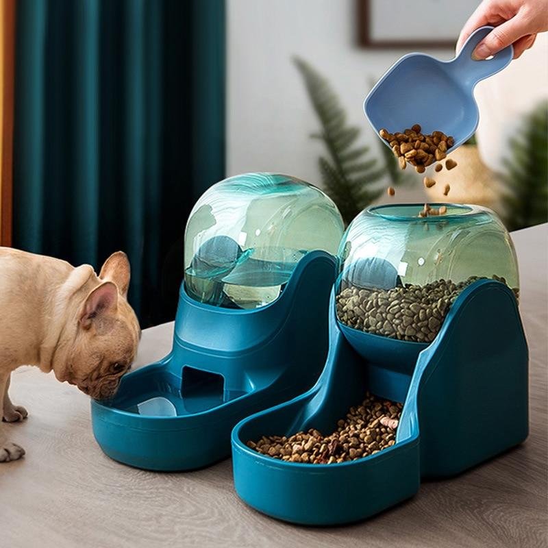Automatic gravity cat feeder