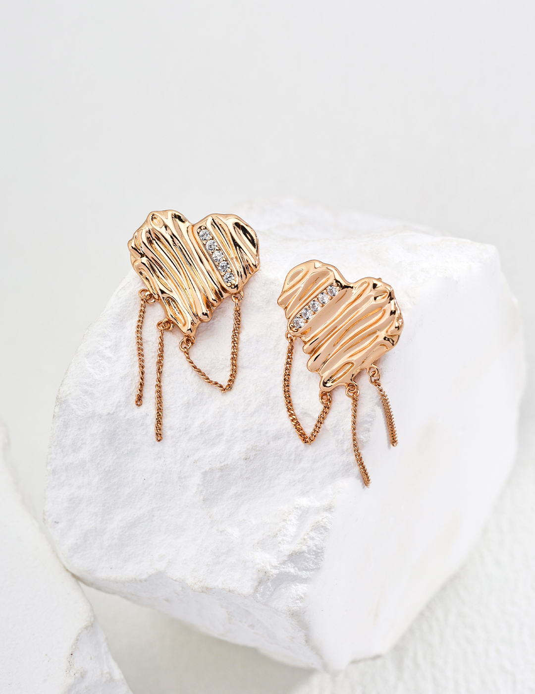 Minimalist Heart Zircon Earrings 