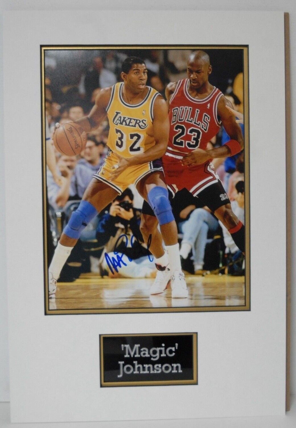 Magic Johnson SIGNED 14X11 Photo Poster painting Mounted Display Los Angeles Lakers AFTAL COA