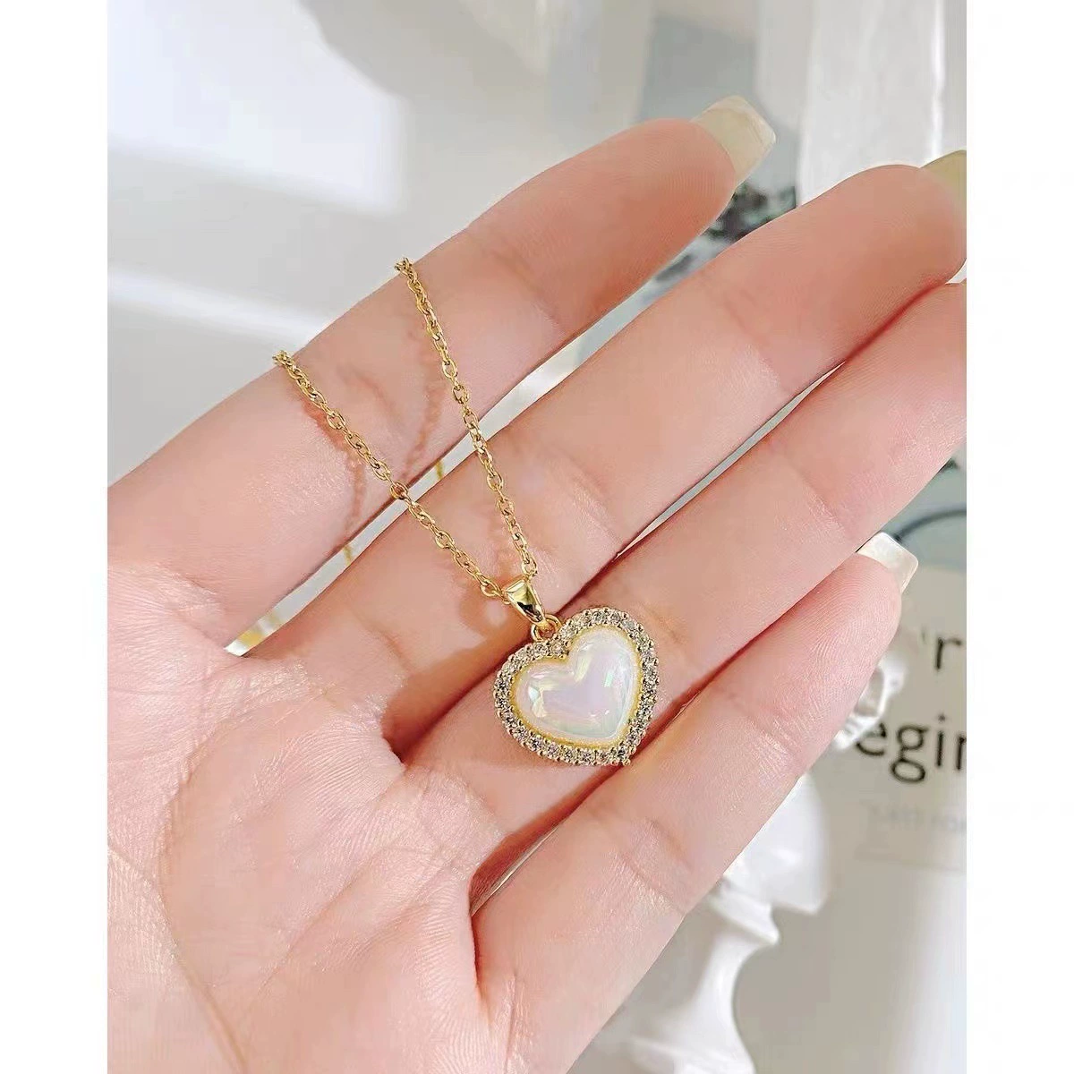 Love Zirconia Shell Necklace